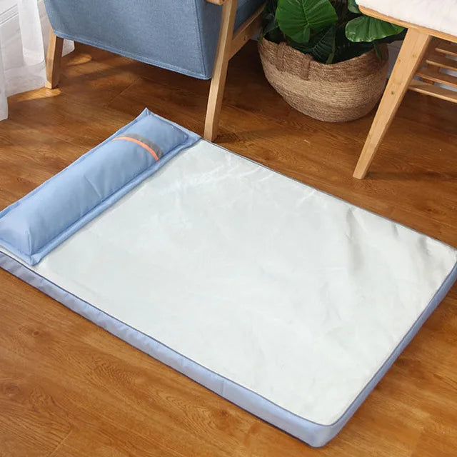 Tapis de refroidissement pour animaux de 14 cm d'épaisseur, avec coussin intégré, idéal pour les chiens et les chats.