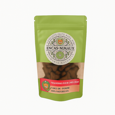 Sachet recyclable vert de friandises naturelles pour chat et chien à la pomme, marque Encas-Nimaux, design artisanal et écoresponsable.